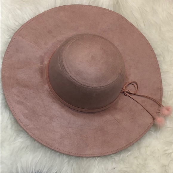 PINK FLOPPY BOW-TIE POM POM HAT - Picture 4 of 6